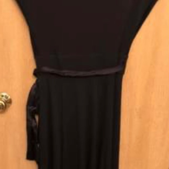 DIANE VON FURSTENBERG BLACK WRAP DRESS SIZE 4 - Picture 2 of 6